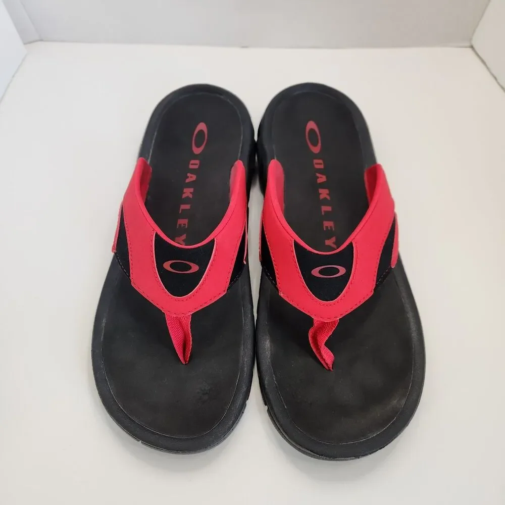 Oakley Flip Flops Men's Size 10 Black Red Thong Sandals Beach Swim Pool